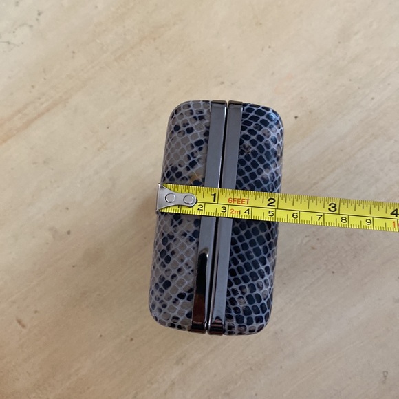 Manoukian snakeskin box clutch - Picture 8 of 11